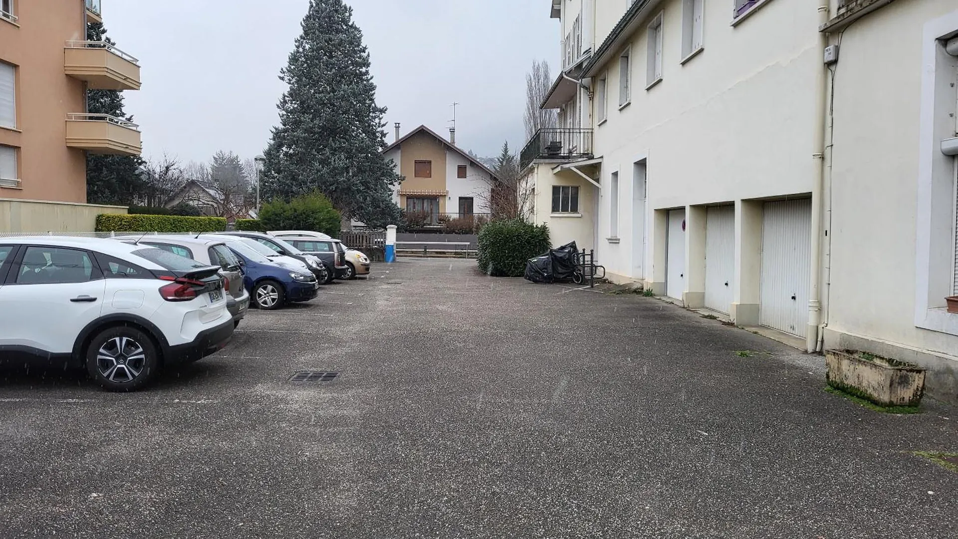Zen Studio Les Thermes - Challes Centre - Parking